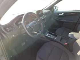 Ford Kuga (2023) thumbnail 10