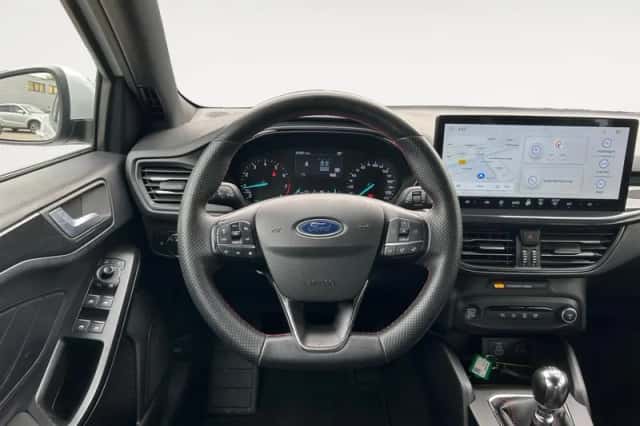 Ford Focus (2023) thumbnail 13