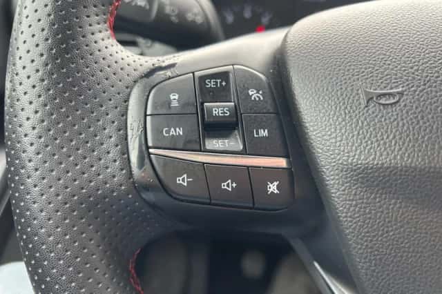 Ford Focus (2023) thumbnail 14