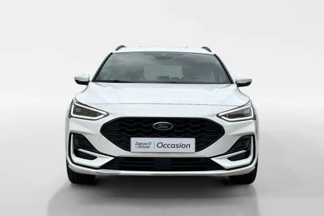 Ford Focus (2023) thumbnail 3