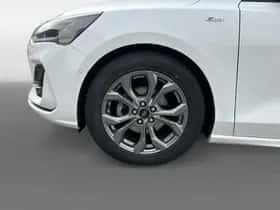 Ford Focus (2023) thumbnail 7