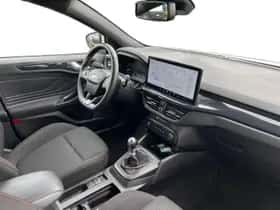 Ford Focus (2023) thumbnail 8
