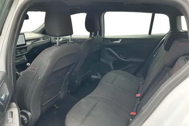 Ford Focus (2023) thumbnail 10