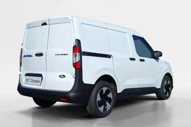 Ford E-Transit Courier (2025) thumbnail 6