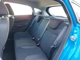 Ford Fiesta (2013) thumbnail 12