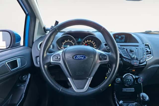 Ford Fiesta (2013) thumbnail 13