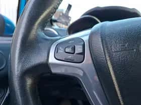 Ford Fiesta (2013) thumbnail 14