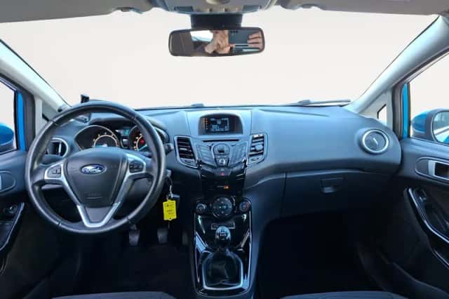 Ford Fiesta (2013) thumbnail 17