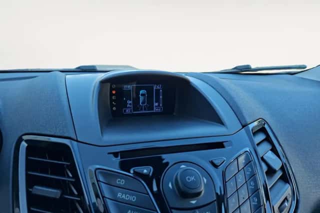 Ford Fiesta (2013) thumbnail 18