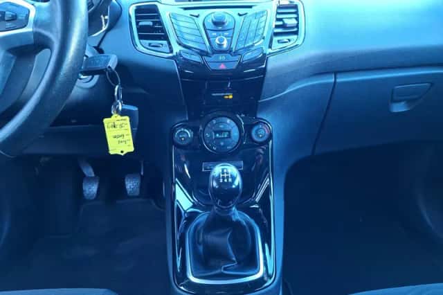 Ford Fiesta (2013) thumbnail 19