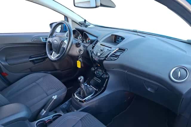 Ford Fiesta (2013) thumbnail 9