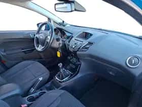 Ford Fiesta (2013) thumbnail 9