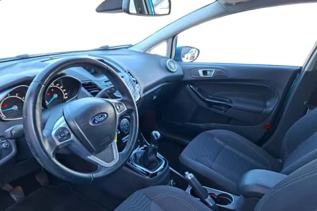Ford Fiesta (2013) thumbnail 10