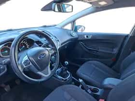 Ford Fiesta (2013) thumbnail 10