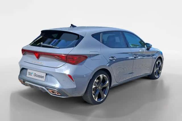CUPRA Leon (2025) thumbnail 5