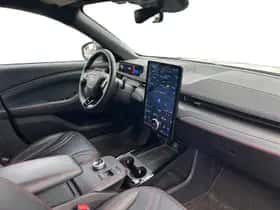 Ford Mustang Mach-E (2021) thumbnail 10