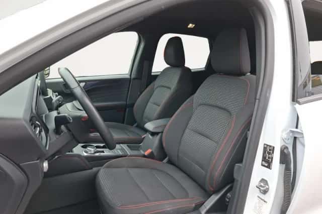 Ford Kuga (2023) thumbnail 13