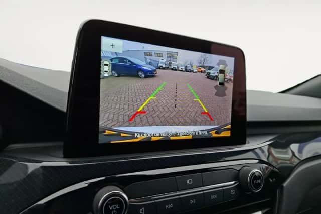 Ford Kuga (2023) thumbnail 10