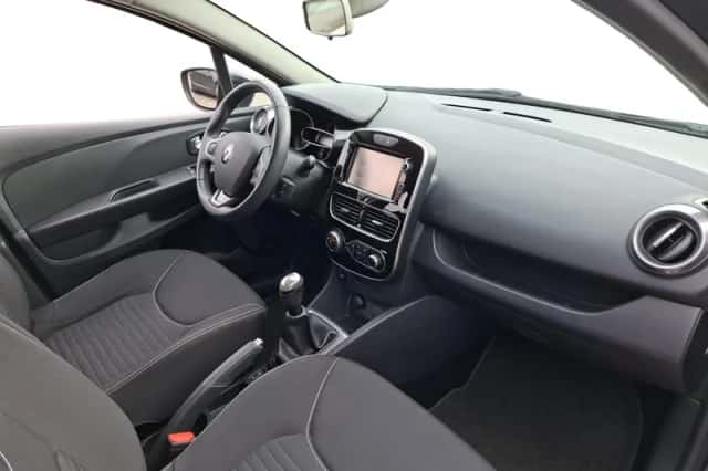 Renault Clio (2017) thumbnail 10