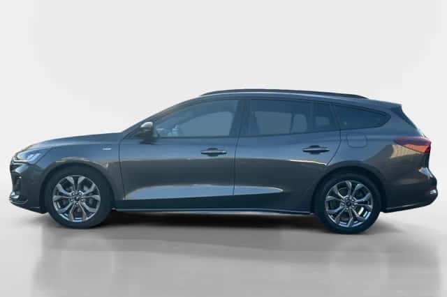 Ford Focus (2023) thumbnail 2