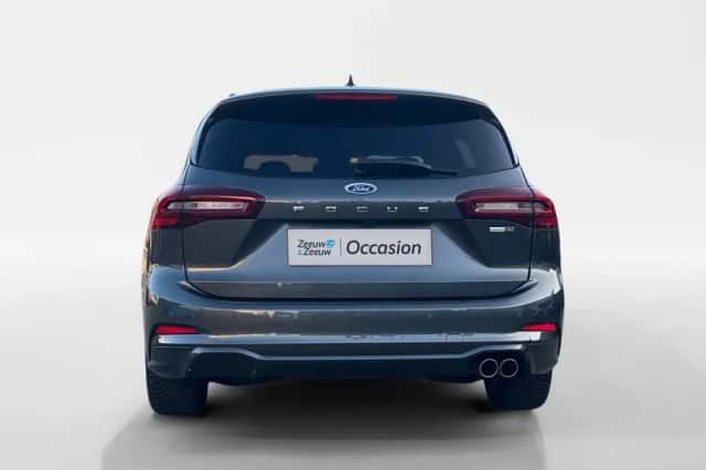 Ford Focus (2023) thumbnail 3