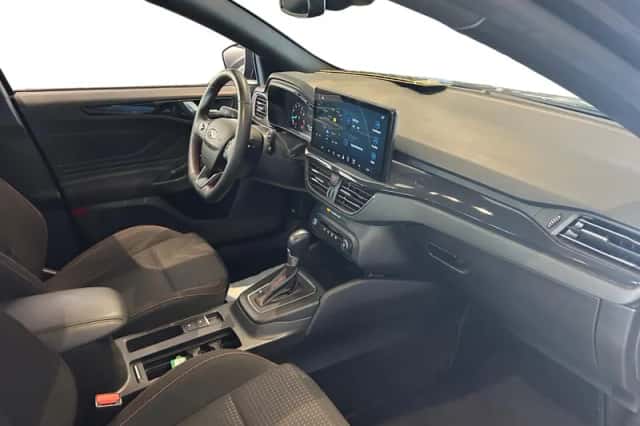 Ford Focus (2023) thumbnail 8