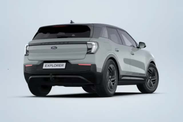 Ford Explorer (2026) thumbnail 6