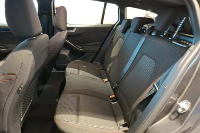 Ford Focus (2023) thumbnail 11