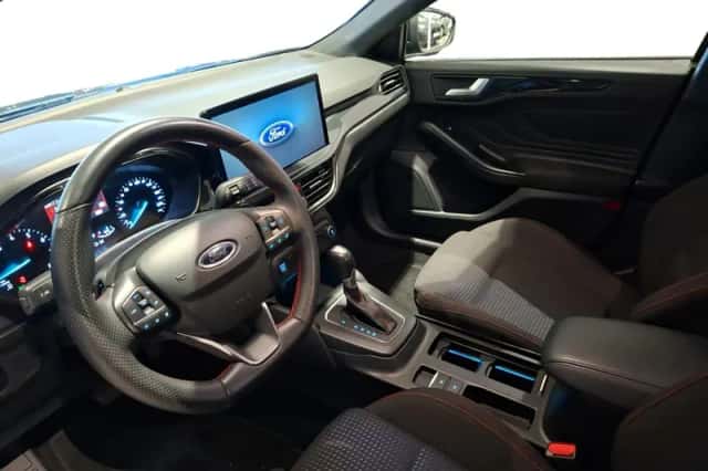 Ford Focus (2023) thumbnail 12