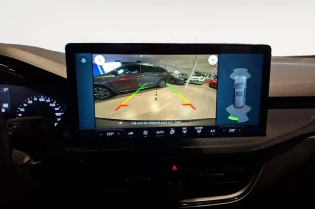 Ford Focus (2023) thumbnail 18