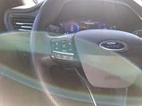 Ford Kuga (2023) thumbnail 14