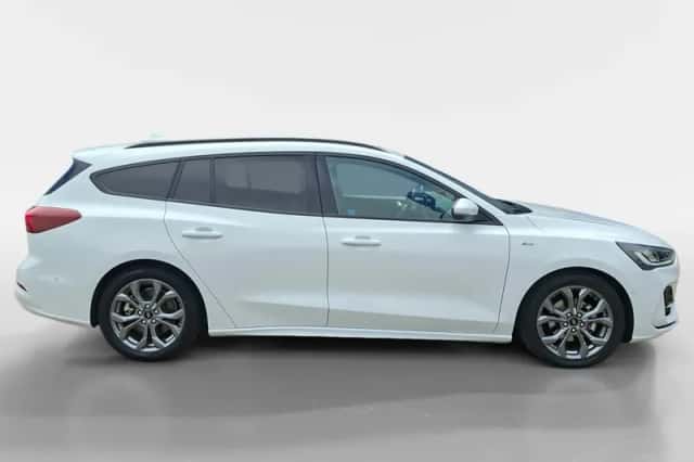 Ford Focus (2024) thumbnail 4
