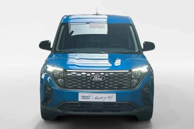 Ford E-Transit Courier (2026) thumbnail 3