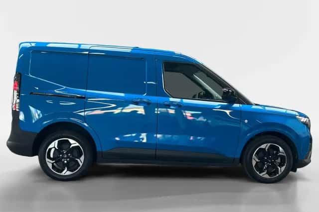 Ford E-Transit Courier (2026) thumbnail 4