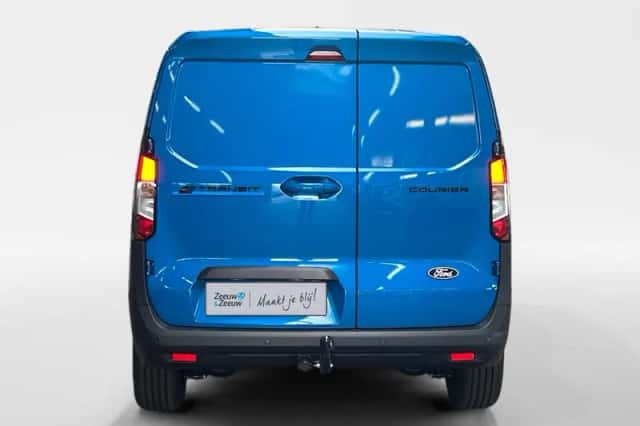 Ford E-Transit Courier (2026) thumbnail 6