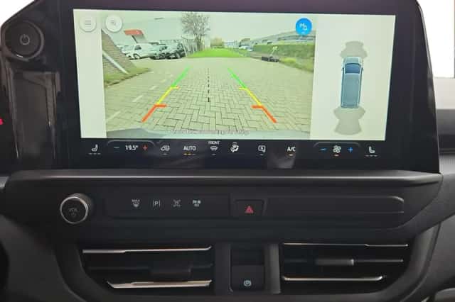 Ford E-Transit Custom (2024) thumbnail 22