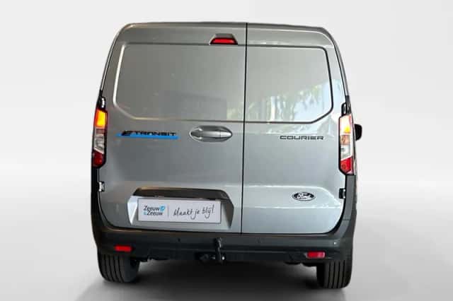 Ford E-Transit Courier (2026) thumbnail 4