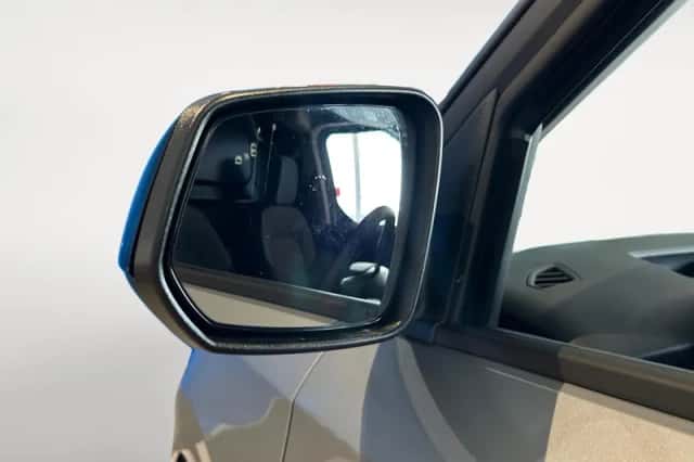 Ford E-Transit Courier (2026) thumbnail 6