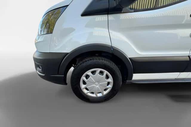 Ford Transit (2024) thumbnail 2