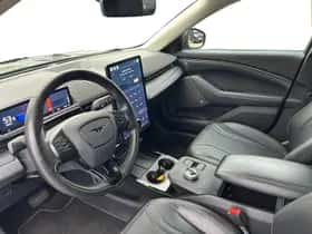 Ford Mustang Mach-E (2021) thumbnail 9