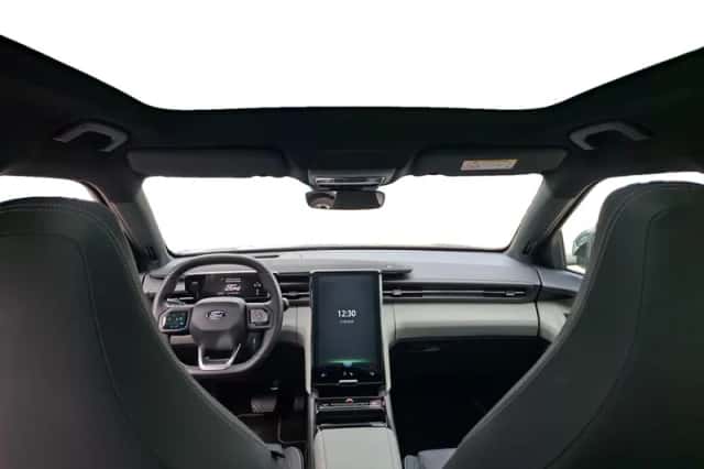 Ford Explorer (2025) thumbnail 14