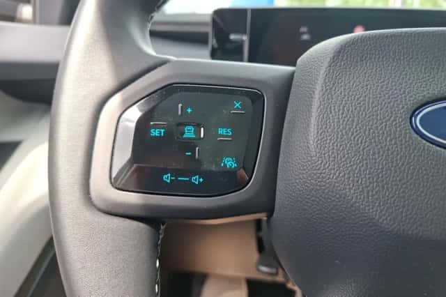 Ford Explorer (2025) thumbnail 18