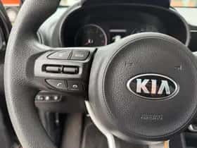 Kia Picanto (2021) thumbnail 3