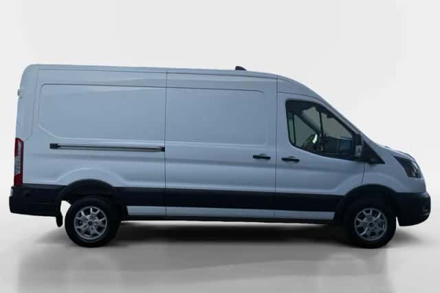 Ford E-Transit (2024) thumbnail 4