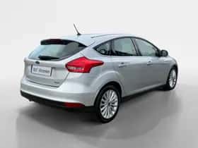 Ford Focus (2018) thumbnail 2