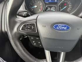 Ford Focus (2018) thumbnail 18