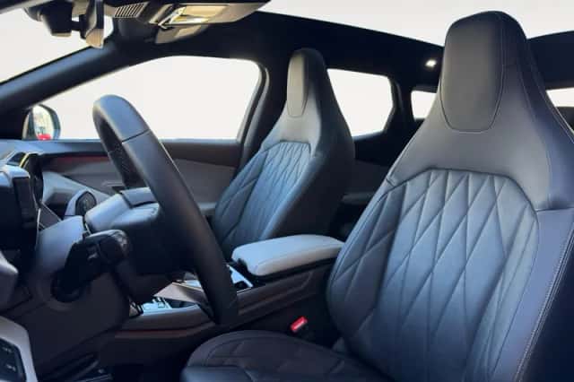 Ford Explorer (2025) thumbnail 5