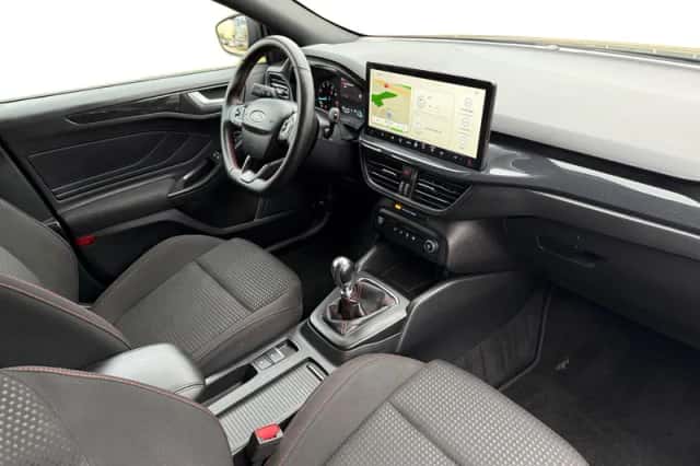 Ford Focus (2023) thumbnail 4