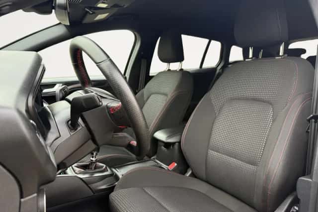 Ford Focus (2023) thumbnail 6