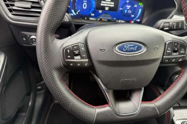 Ford Kuga (2023) thumbnail 19